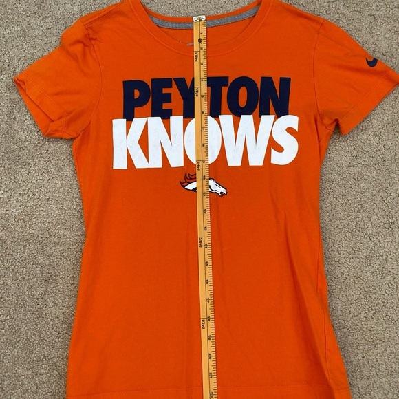 Peyton‎ Knows Nike Orange T-shirt Small Slim Fit Denver Broncos Logo Womens Mens - Picture 8 of 9